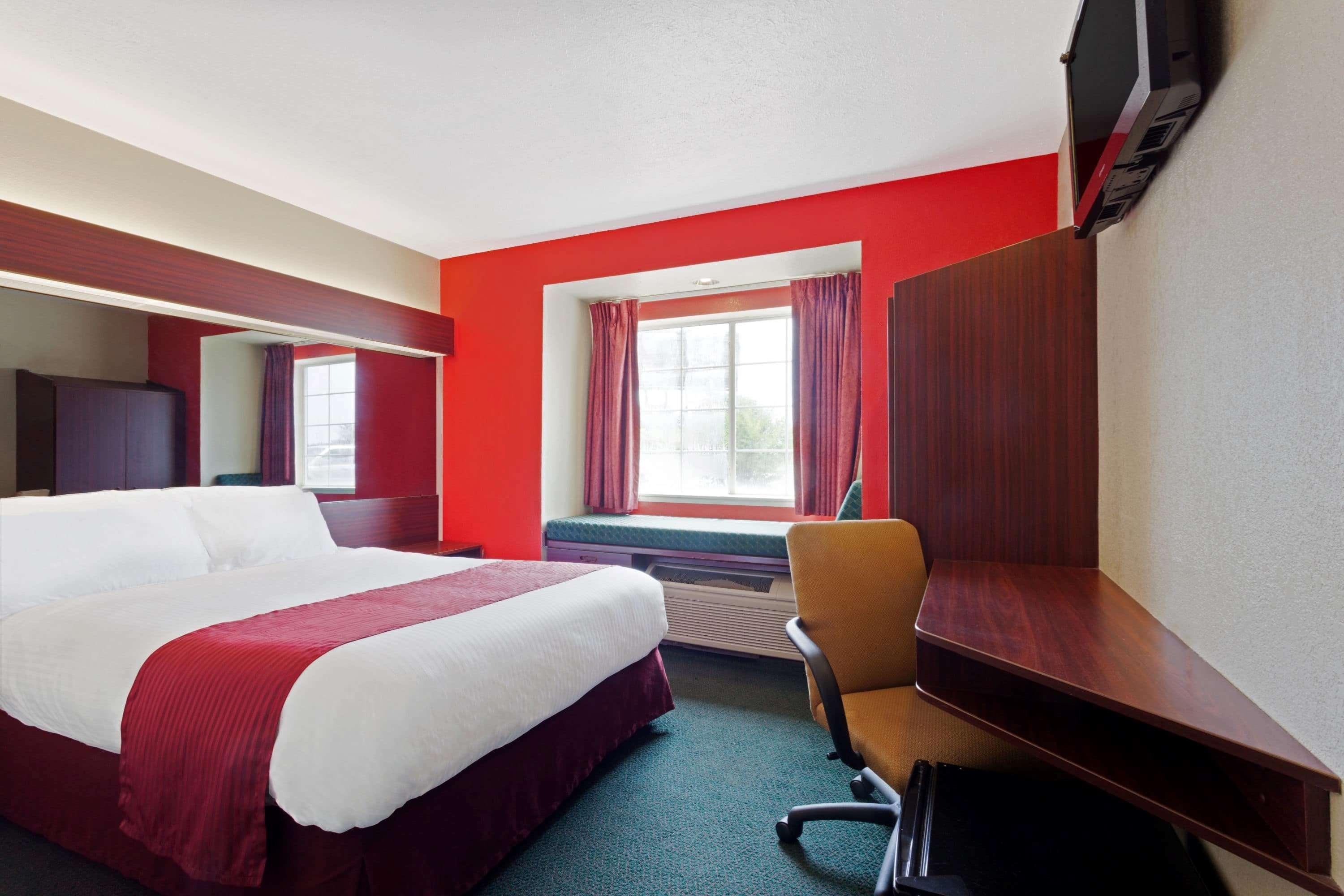 Microtel Inn & Suites By Wyndham Brandon Exterior foto